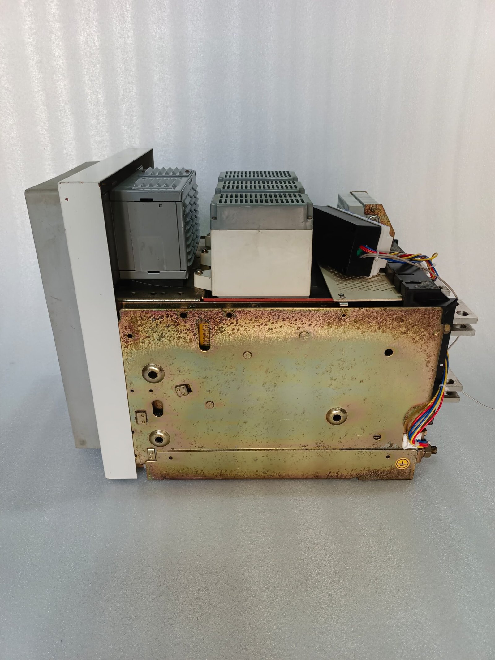 A06B-6096-H207 FANUC SERVO AMPLIFIER MODULE A06B6096H207 thumbnail 3668