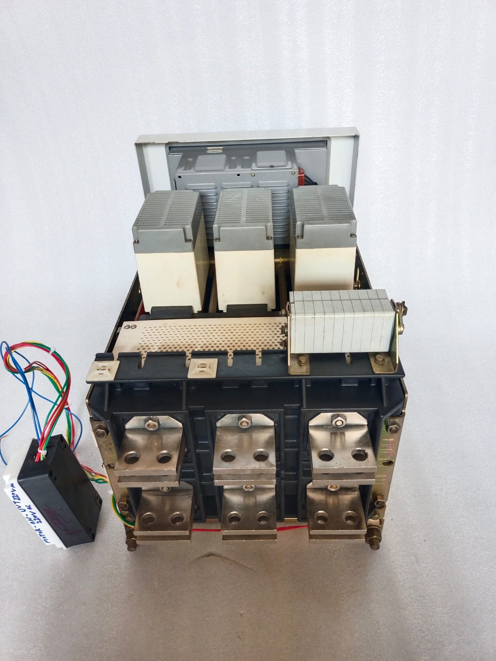 A06B-6096-H207 FANUC SERVO AMPLIFIER MODULE A06B6096H207 thumbnail 3690