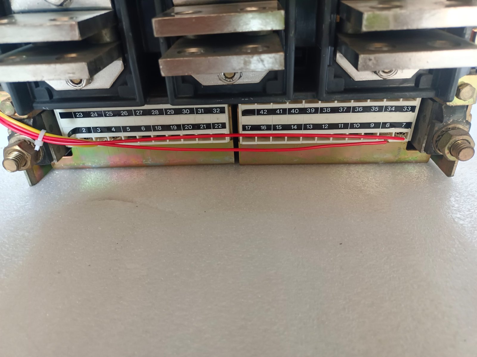 A06B-6096-H207 FANUC SERVO AMPLIFIER MODULE A06B6096H207 thumbnail 3684