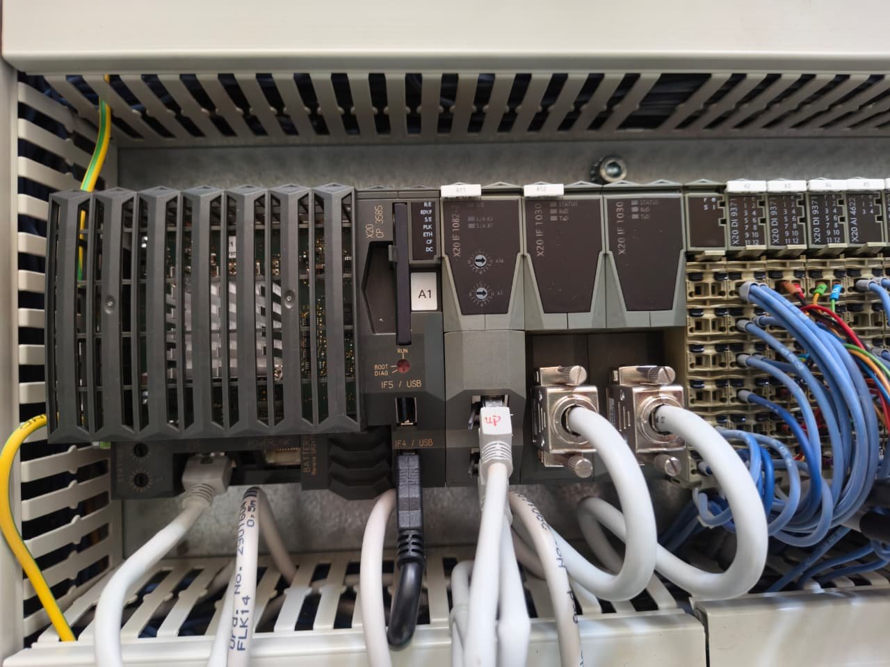 A06B-6096-H207 FANUC SERVO AMPLIFIER MODULE A06B6096H207 thumbnail 6190