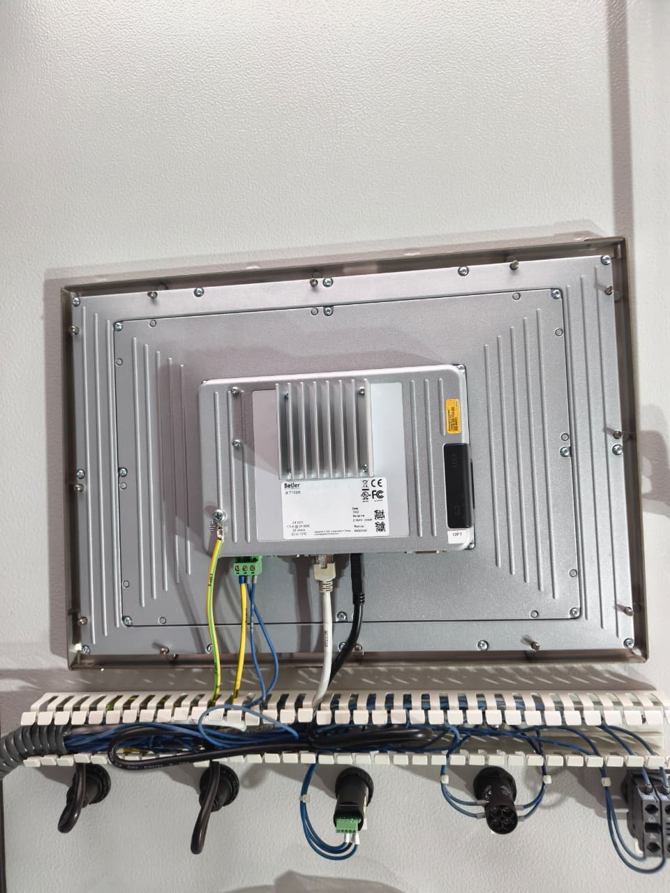 A06B-6096-H207 FANUC SERVO AMPLIFIER MODULE A06B6096H207 thumbnail 6182