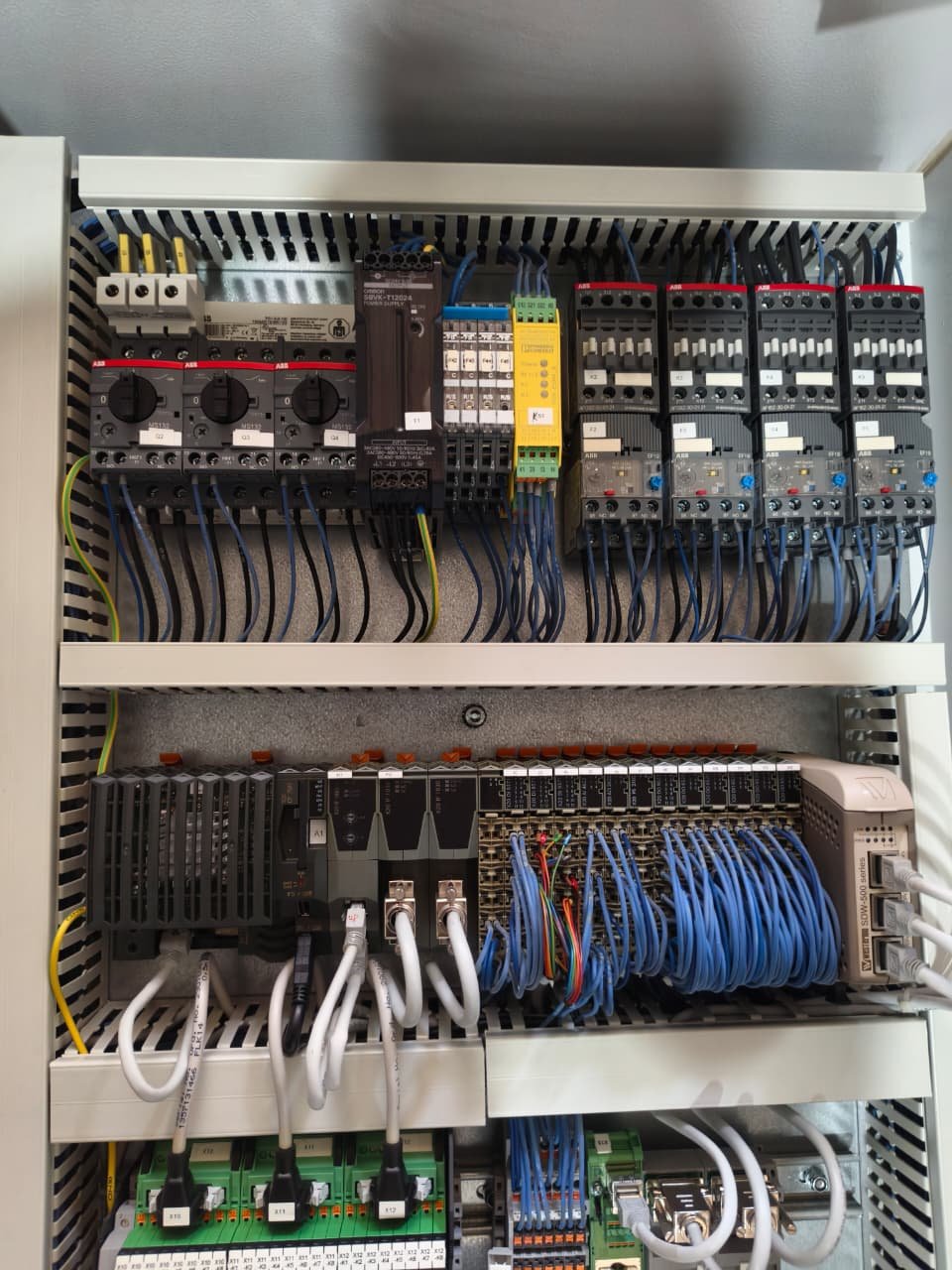 A06B-6096-H207 FANUC SERVO AMPLIFIER MODULE A06B6096H207 thumbnail 6187