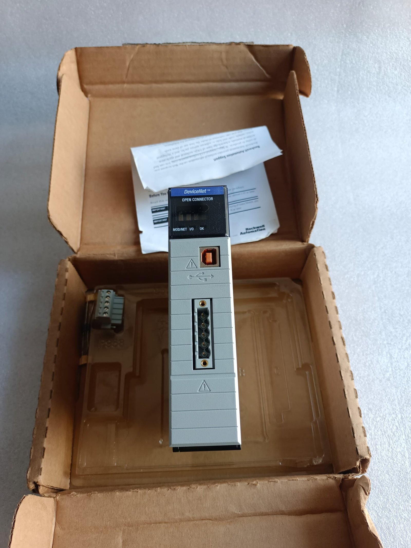 A06B-6096-H207 FANUC SERVO AMPLIFIER MODULE A06B6096H207 thumbnail 3629