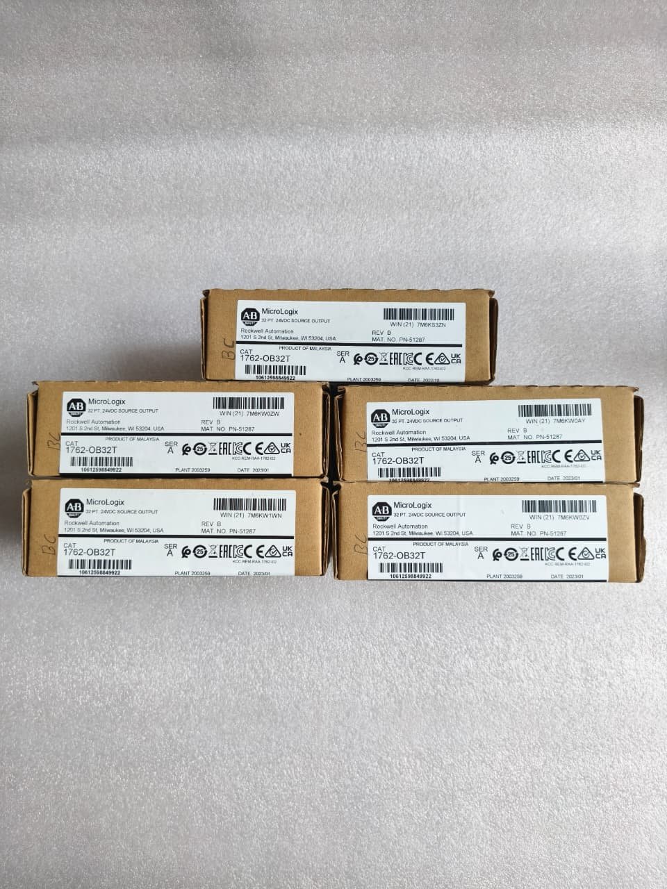 ALLEN-BRADLEY 1762-OB32T ALLENBRADLEY 1762OB32T MICROLOGIX 32PT. 24VDC SOURCE OUTPUT MODULE thumbnail 2