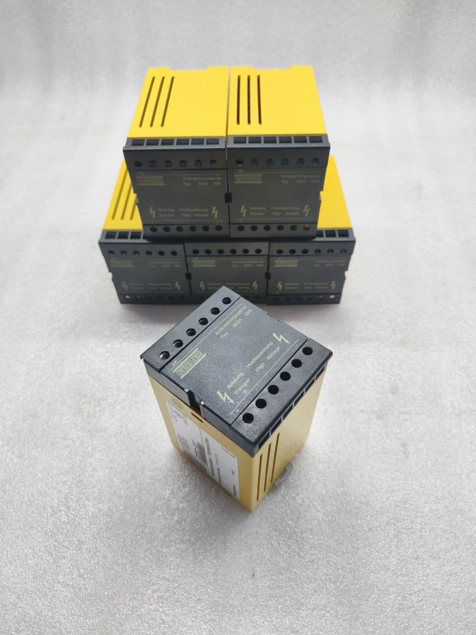 A06B-6096-H207 FANUC SERVO AMPLIFIER MODULE A06B6096H207 thumbnail 6163