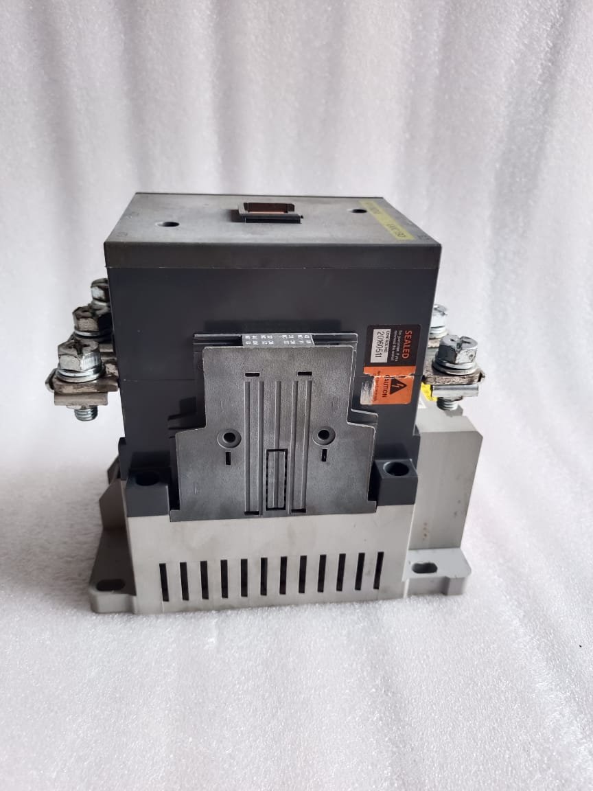 HYUNDAI UMC130 MEGNETIC CONTACTOR HYUNDAI UMC 130 thumbnail 3