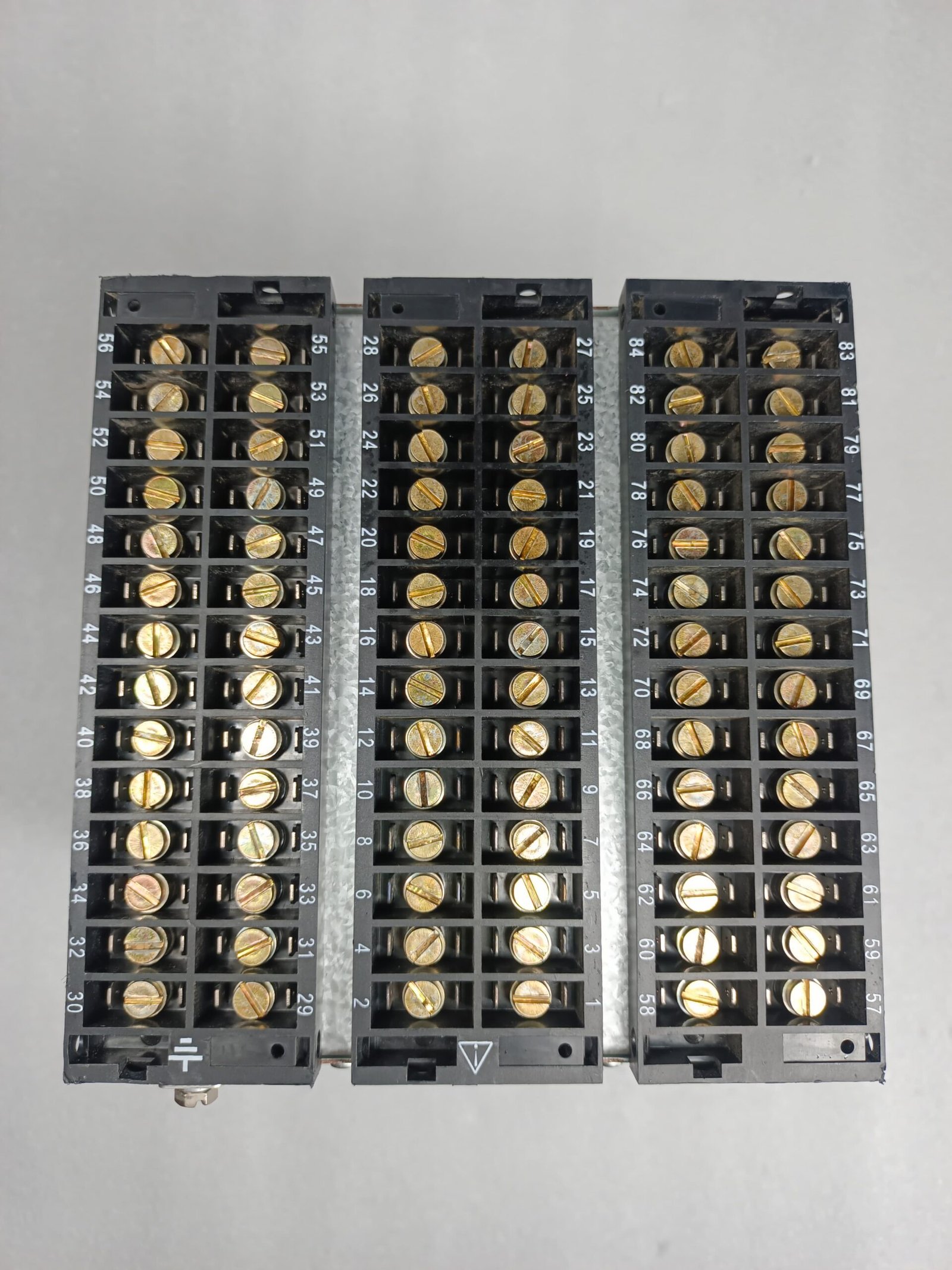 A06B-6096-H207 FANUC SERVO AMPLIFIER MODULE A06B6096H207 thumbnail 5196