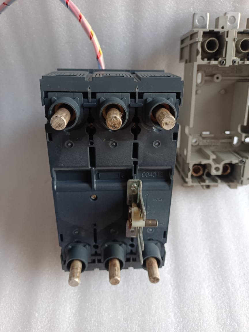 A06B-6096-H207 FANUC SERVO AMPLIFIER MODULE A06B6096H207 thumbnail 1520