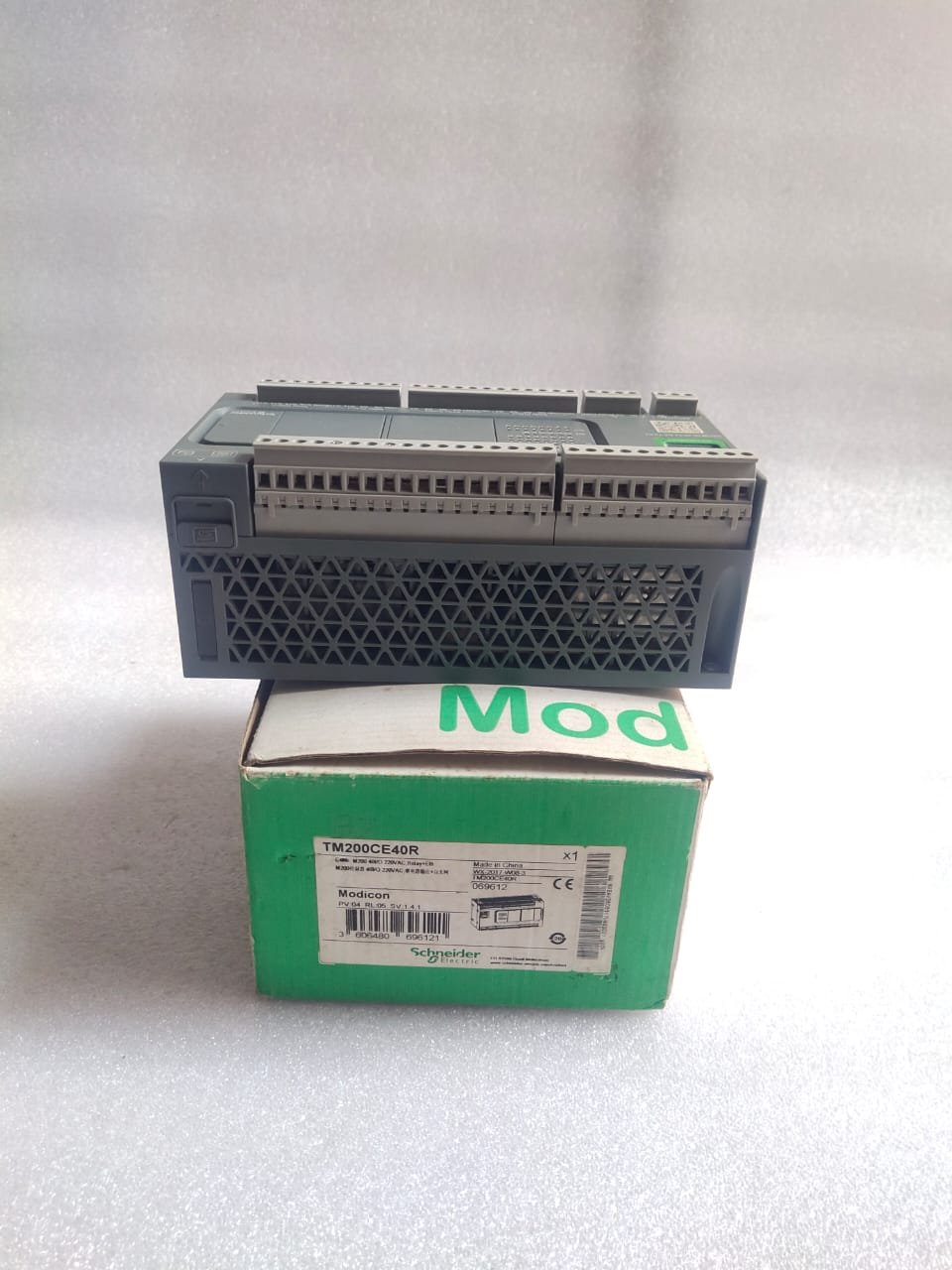 A06B-6096-H207 FANUC SERVO AMPLIFIER MODULE A06B6096H207 thumbnail 2221