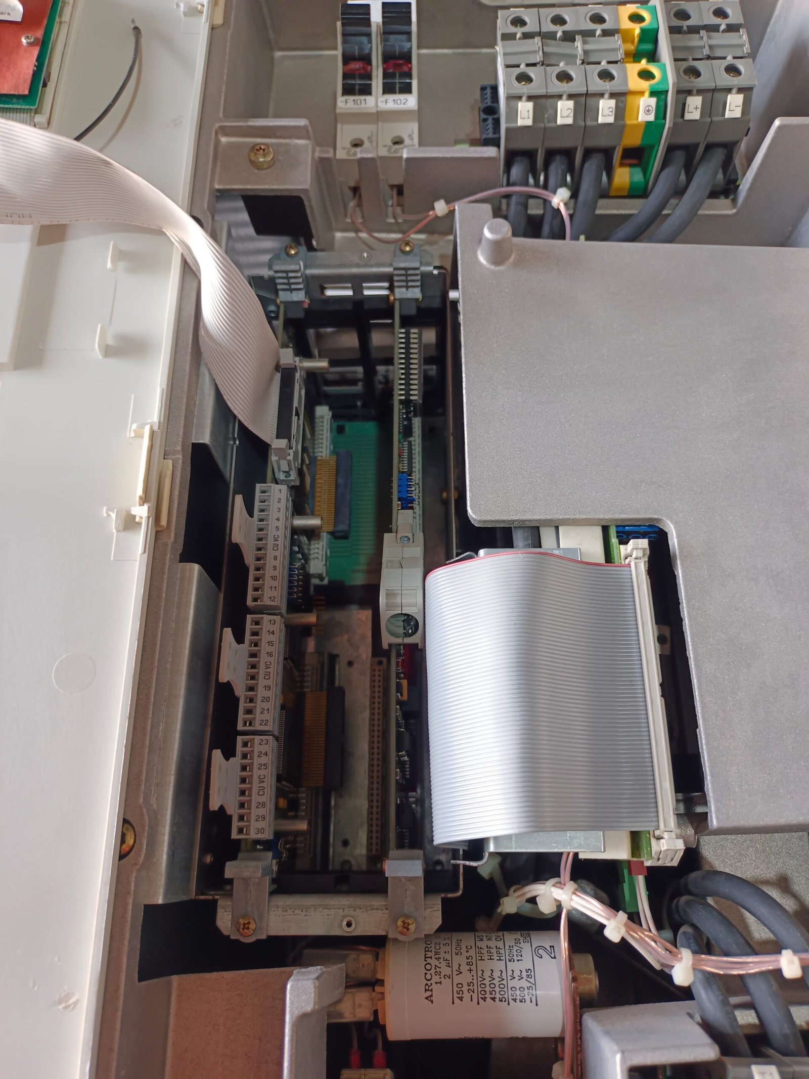 A06B-6096-H207 FANUC SERVO AMPLIFIER MODULE A06B6096H207 thumbnail 899