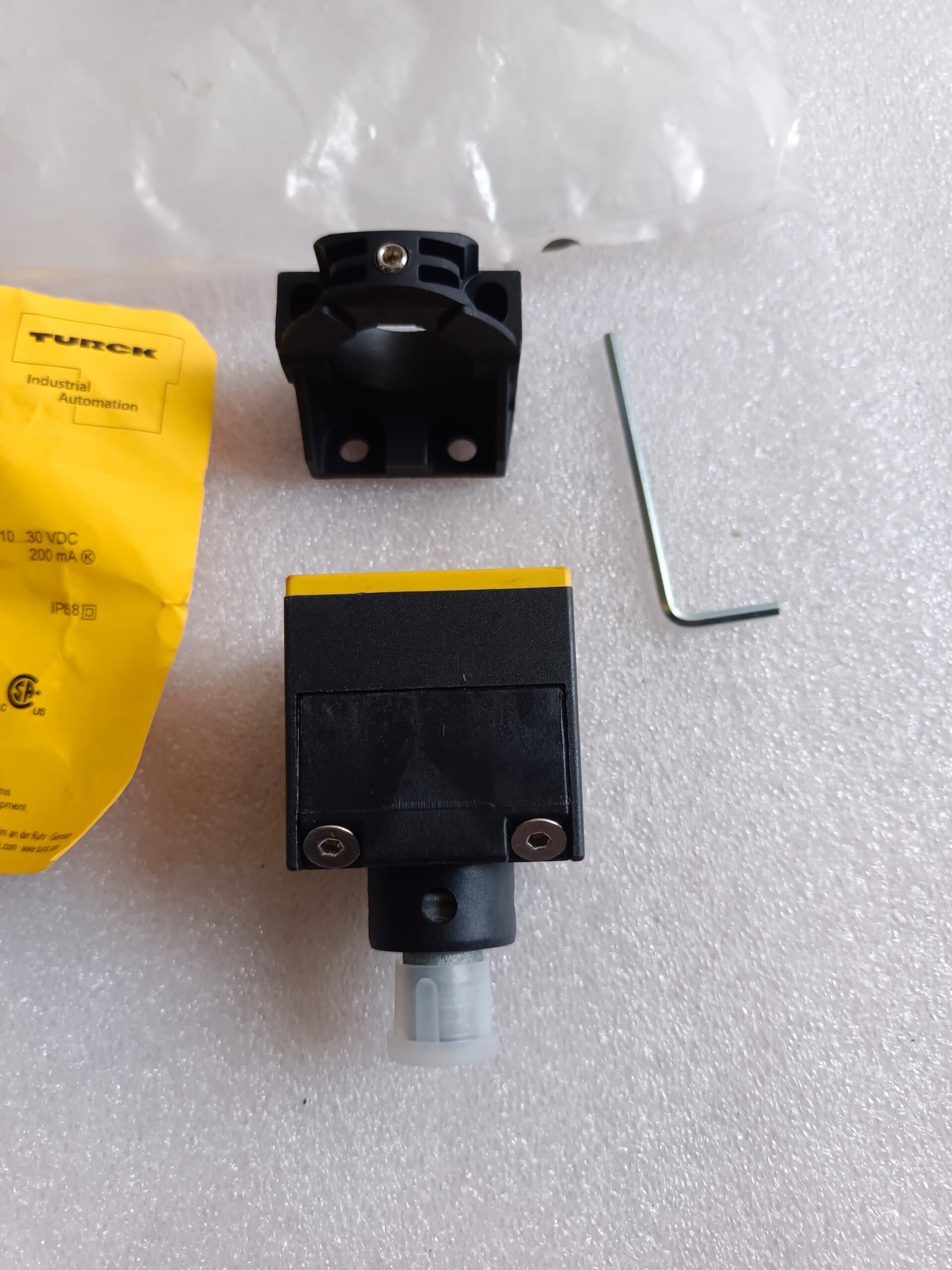 A06B-6096-H207 FANUC SERVO AMPLIFIER MODULE A06B6096H207 thumbnail 4280