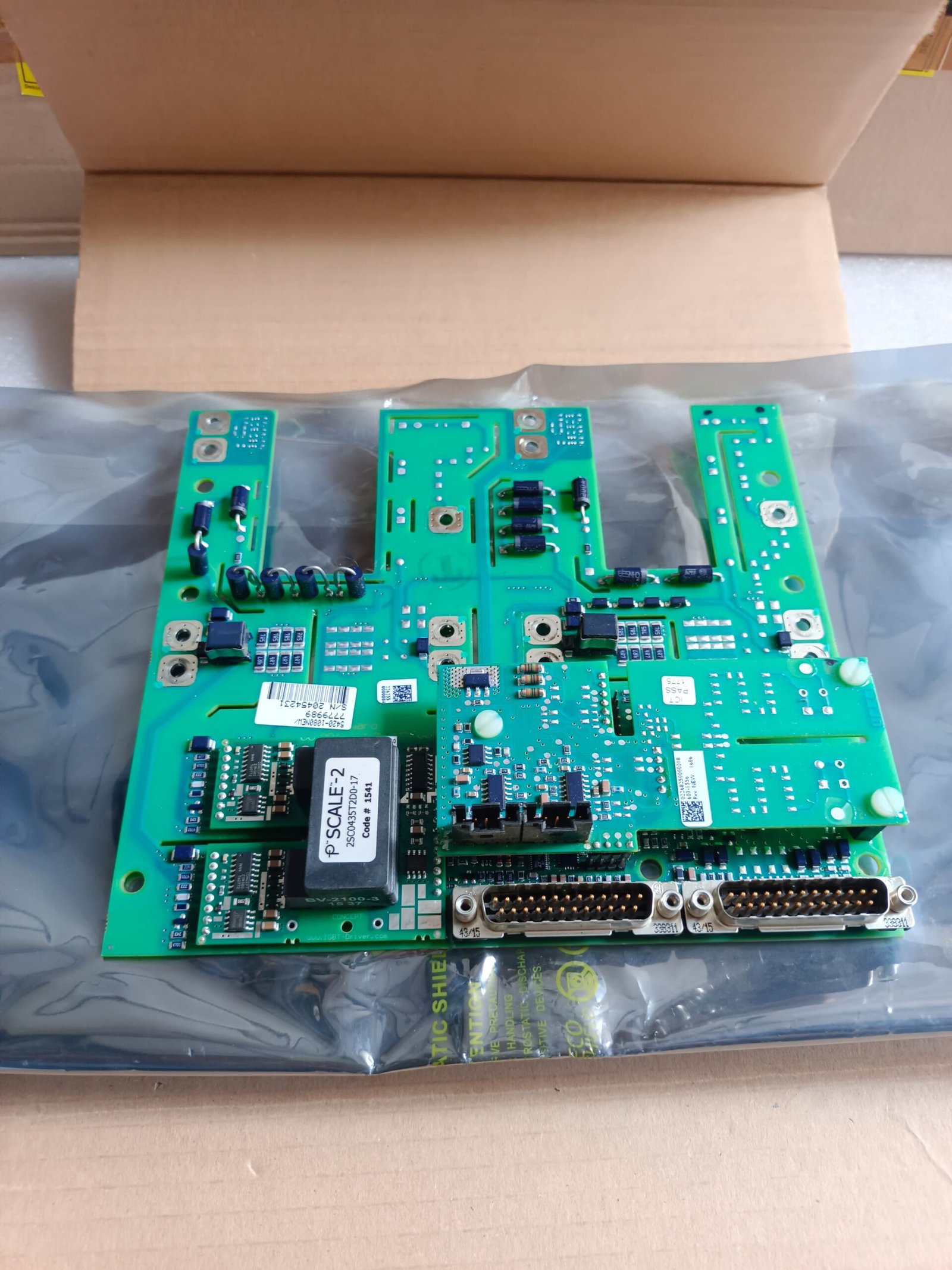 A06B-6096-H207 FANUC SERVO AMPLIFIER MODULE A06B6096H207 thumbnail 4667