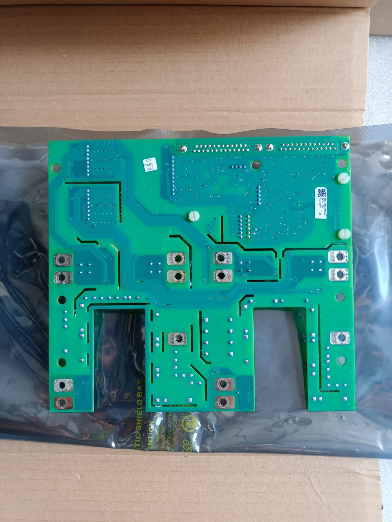 A06B-6096-H207 FANUC SERVO AMPLIFIER MODULE A06B6096H207 thumbnail 4666