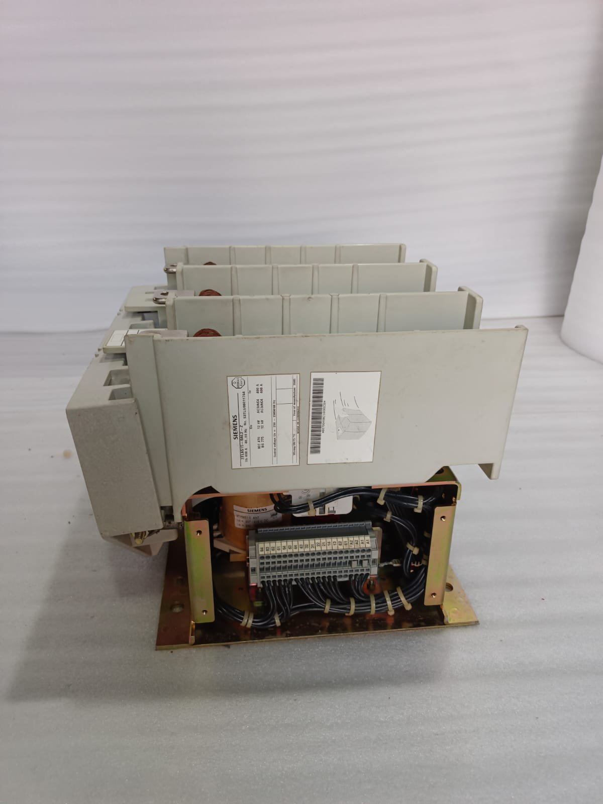 3TL6515-0AL2-Z SIEMENS 400AMP 12KV  VACUUM CONTACTOR thumbnail 4