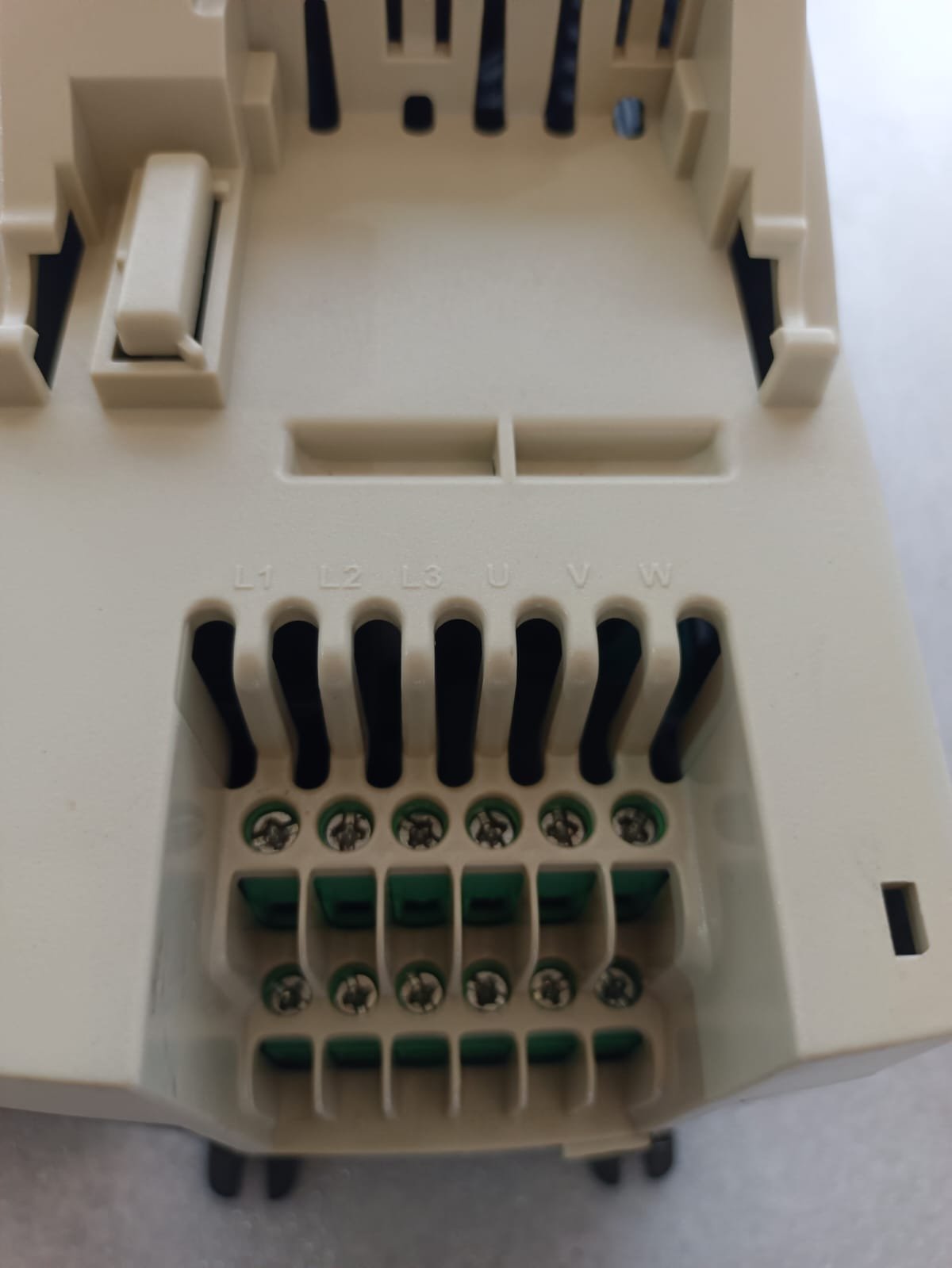 A06B-6096-H207 FANUC SERVO AMPLIFIER MODULE A06B6096H207 thumbnail 284