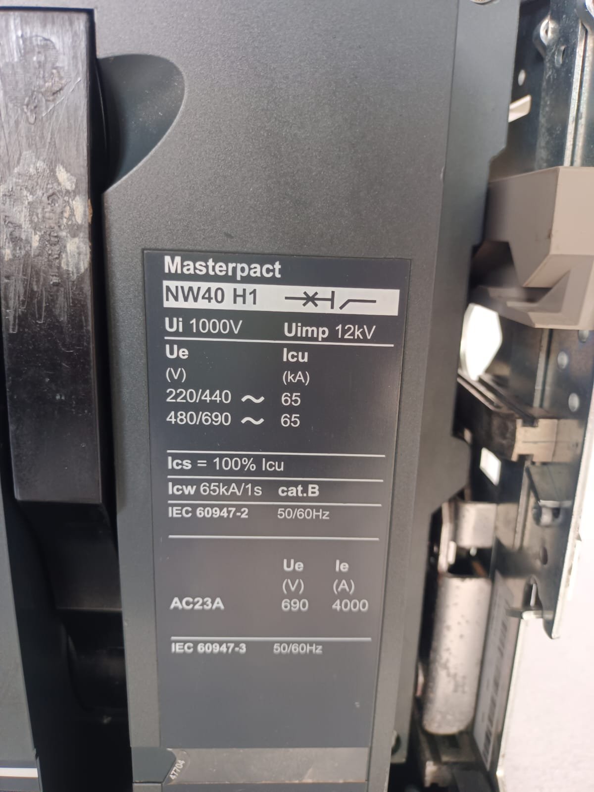 SCHNEIDER NW40 H1  SCHNEIDER MASTERPACT NW40H1 4POL thumbnail 5