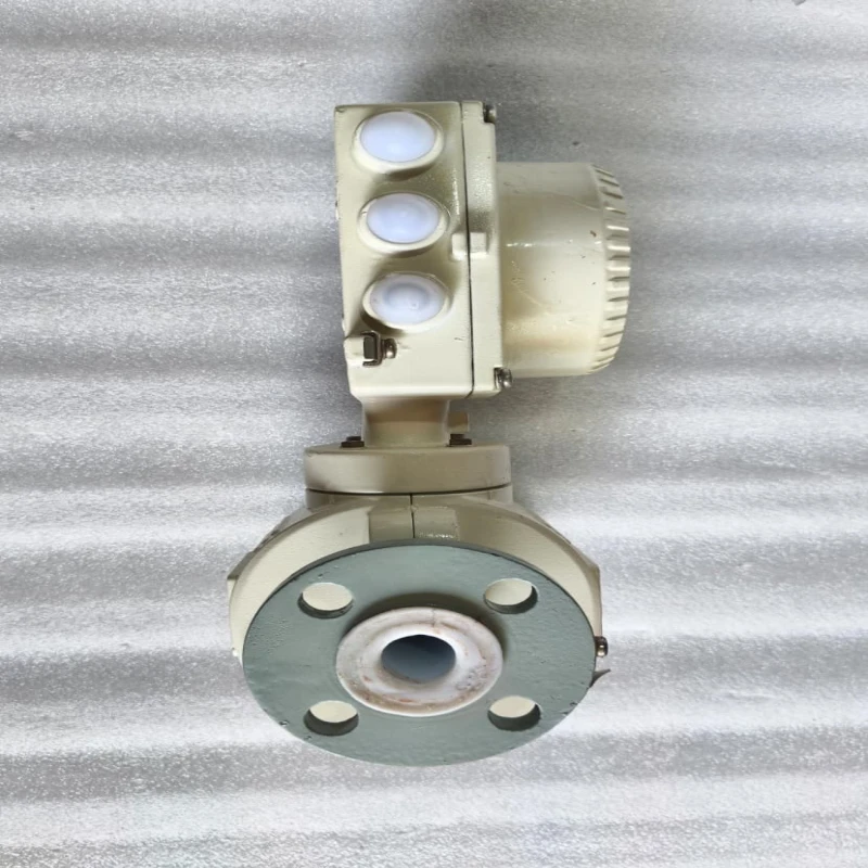ABB ProcessMaster 300 Electromagnetic Flowmeter FEP311025A1S2A1B1A1A0A1B1C1H1T3 | High-Accuracy Mag Flow Meter for Conductive Liquids thumbnail 3