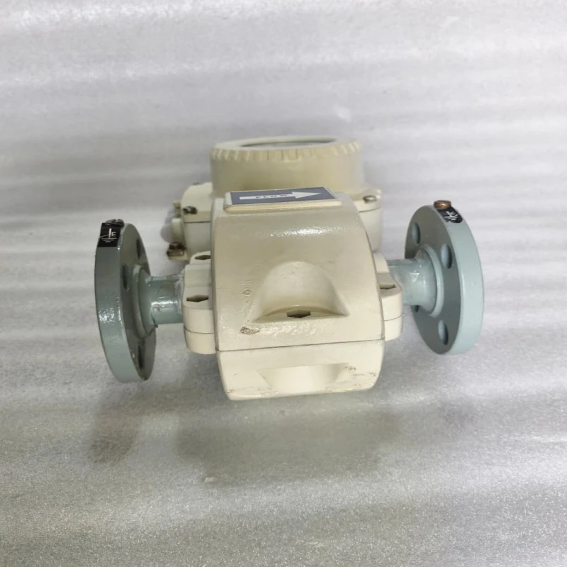 ABB ProcessMaster 300 Electromagnetic Flowmeter FEP311025A1S2A1B1A1A0A1B1C1H1T3 | High-Accuracy Mag Flow Meter for Conductive Liquids thumbnail 4
