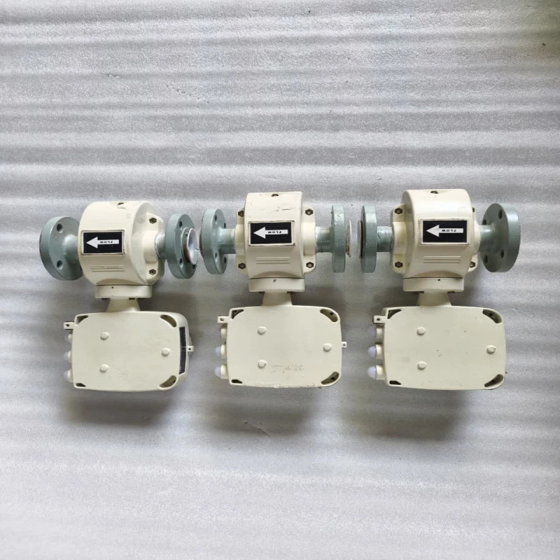 ABB ProcessMaster 300 Electromagnetic Flowmeter FEP311040A1S2A1B1A1A0A1B1C1H1T3 – High Accuracy Mag Flow Meter for Industrial Liquid Measurement thumbnail 4