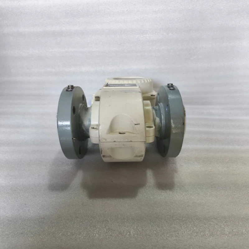 ABB ProcessMaster 300 FEP311065A1S2A1B1A1A0A1B1C1H1T3 Electromagnetic Flowmeter for Conductive Liquid Flow Measurement thumbnail 7