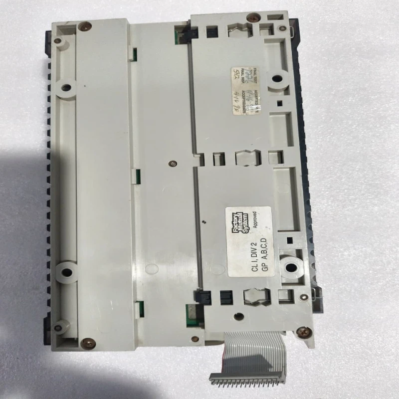 AEG Modicon 110-CPU-512-00 Micro PLC CPU Controller 24V DC Input, 16 DI, 12 Relay DO thumbnail 2