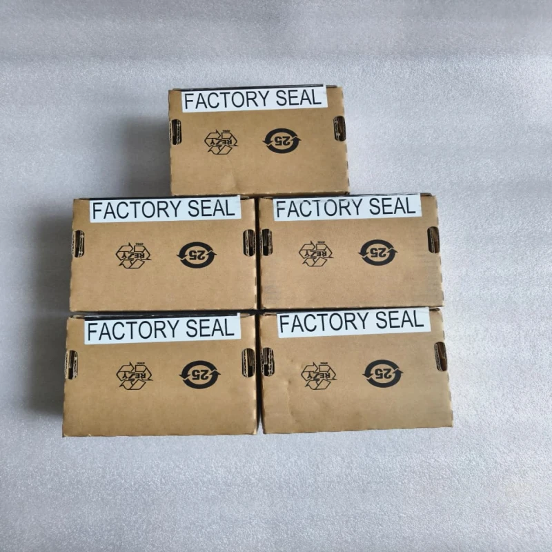 Allen-Bradley 1769-OB32 CompactLogix 32-Point 24VDC Sourcing Digital Output Module thumbnail 3