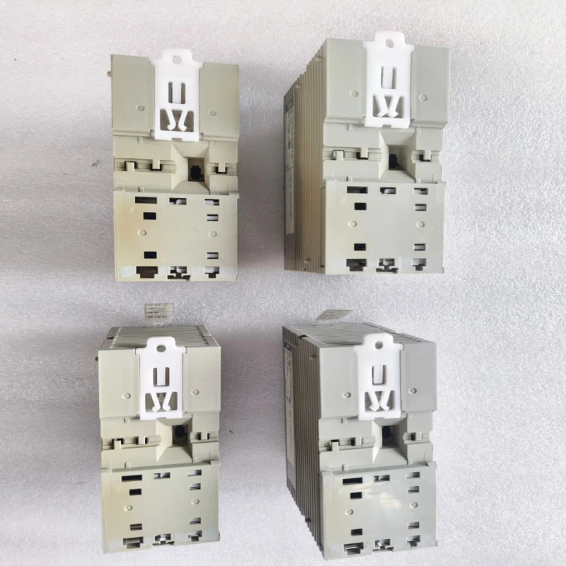 Azbil 83165878-302 PLC CPU Power Supply Module 100-240V AC 50/60Hz 40VA thumbnail 3