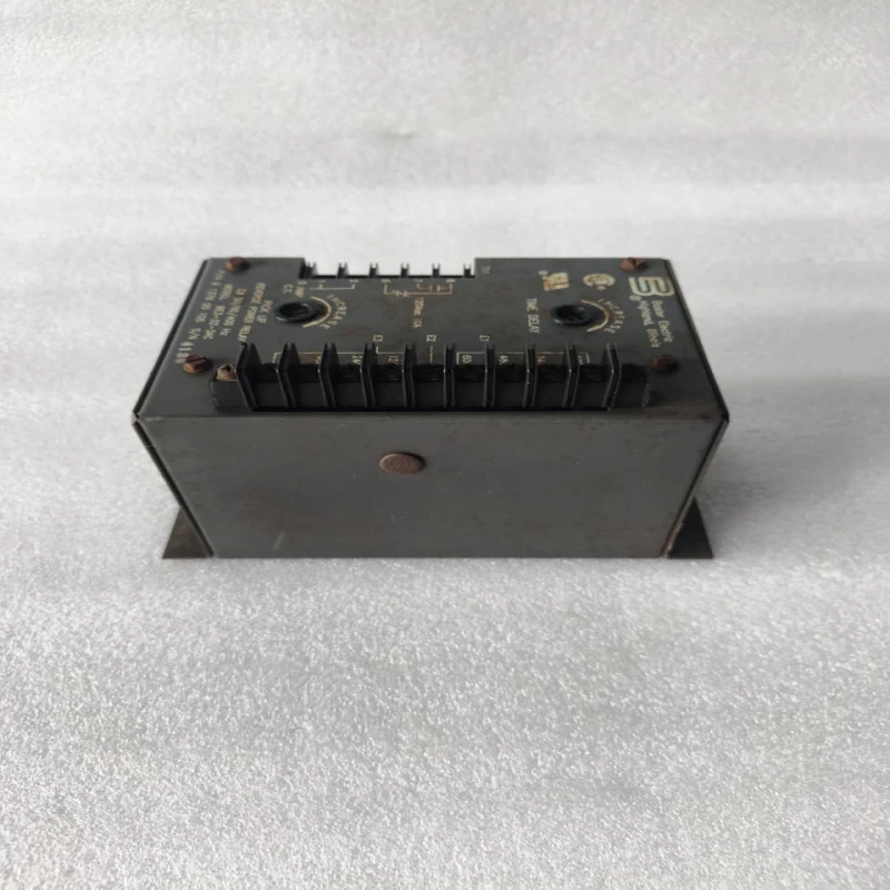 Basler Electric BE3-32-3AC Reverse Power Relay P/N 9137600105 | 3Ø 50/60Hz 400Hz Generator Protection Relay | 5A CT Input thumbnail 5