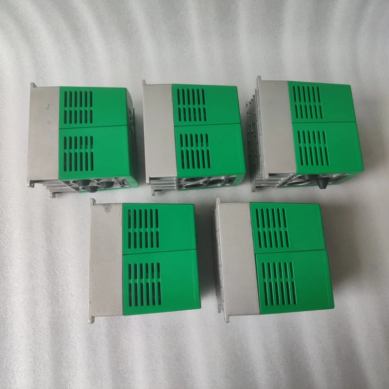 Control Techniques Commander SK SE11200037 AC Drive Inverter, 3 Phase VFD for Industrial Motor Control thumbnail 2