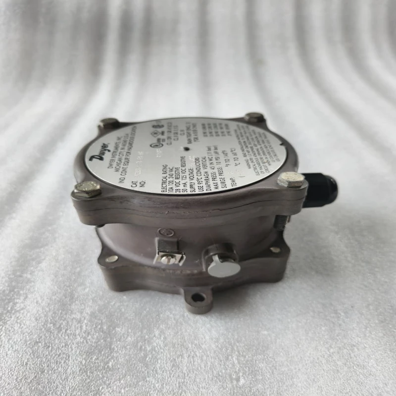 Dwyer Series 1950G-1-B-24-NA Differential Pressure Switch | Adjustable Air &amp;amp; Gas Pressure Control | Industrial Pressure Monitoring thumbnail 4