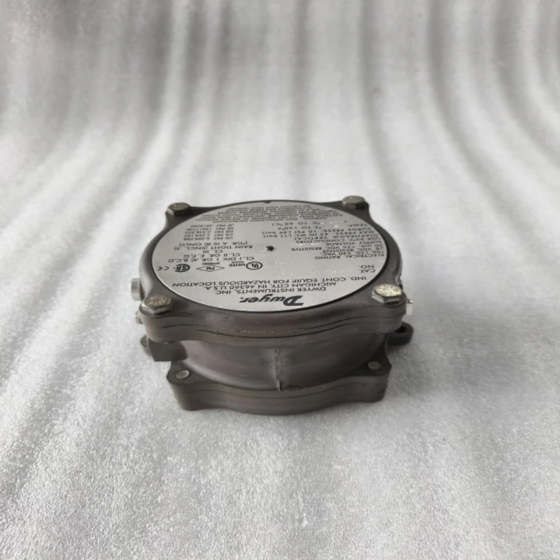 Dwyer Series 1950G-1-B-24-NA Differential Pressure Switch | Adjustable Air &amp;amp; Gas Pressure Control | Industrial Pressure Monitoring thumbnail 5