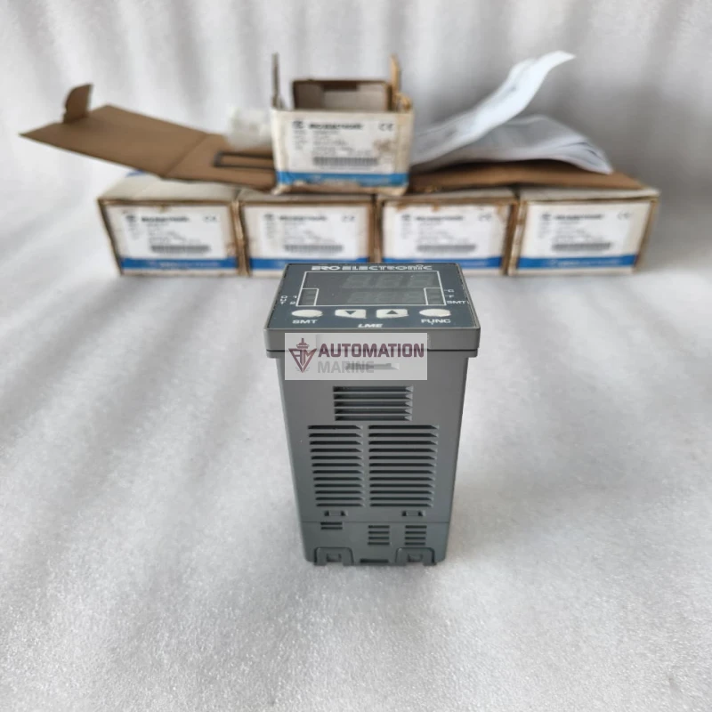 ERO Electronic LME496130000 Temperature Controller – 100/240 VAC, RTD/Thermocouple Input, SSR + Relay Output thumbnail 2
