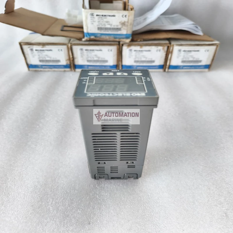 ERO Electronic LME496130000 Temperature Controller – 100/240 VAC, RTD/Thermocouple Input, SSR + Relay Output thumbnail 8