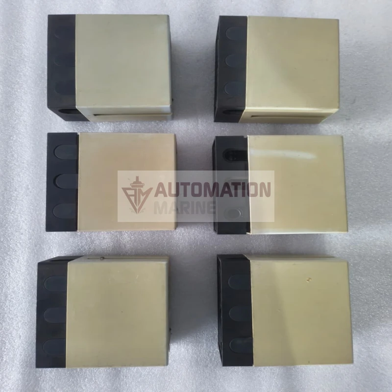 Honeywell R4343E1014 Flame Detector Relay Switch | 230VAC, 1-Second Response thumbnail 3