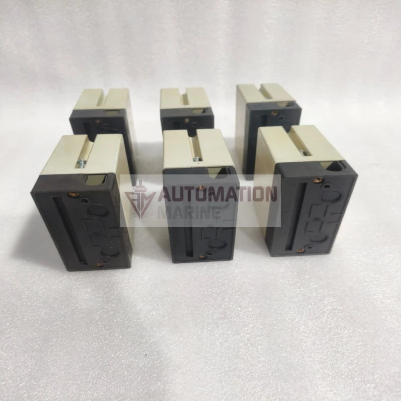 Honeywell R4343E1014 Flame Detector Relay Switch | 230VAC, 1-Second Response thumbnail 4