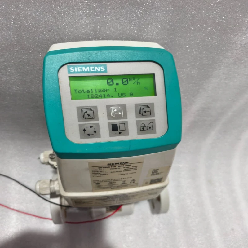 Siemens 7ME6910-1AA30-1AA0 MAG 5000 Electromagnetic Flowmeter Transmitter with Display | IP67/NEMA 4X Industrial Flow Transmitter thumbnail 3