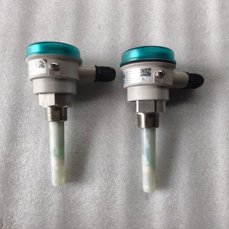 SIEMENS 7ML5501-0AA60 Pointek CLS100 Compact 2-Wire Inverse Frequency Shift Capacitance Point Level Switch for Liquids, Solids, Slurries &amp;amp; Foam thumbnail 3