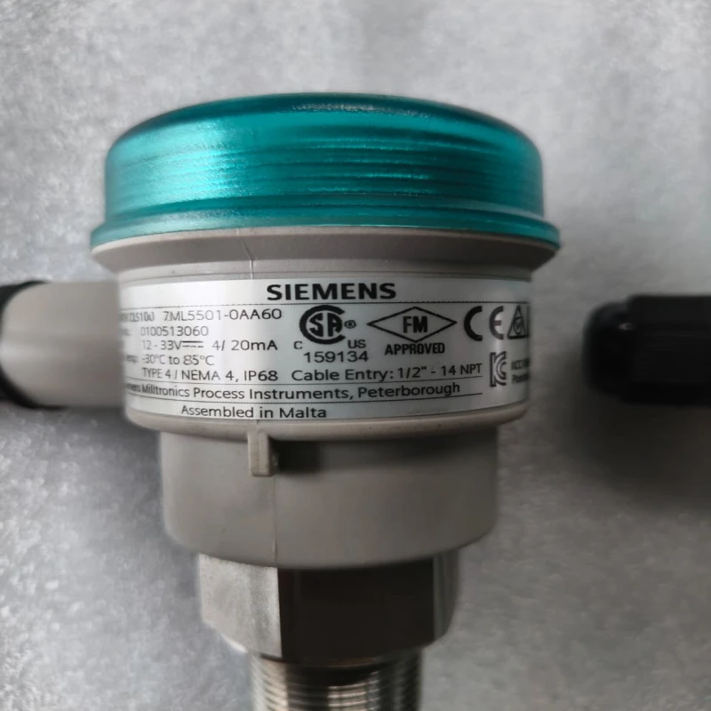 SIEMENS 7ML5501-0AA60 Pointek CLS100 Compact 2-Wire Inverse Frequency Shift Capacitance Point Level Switch for Liquids, Solids, Slurries &amp;amp; Foam thumbnail 4