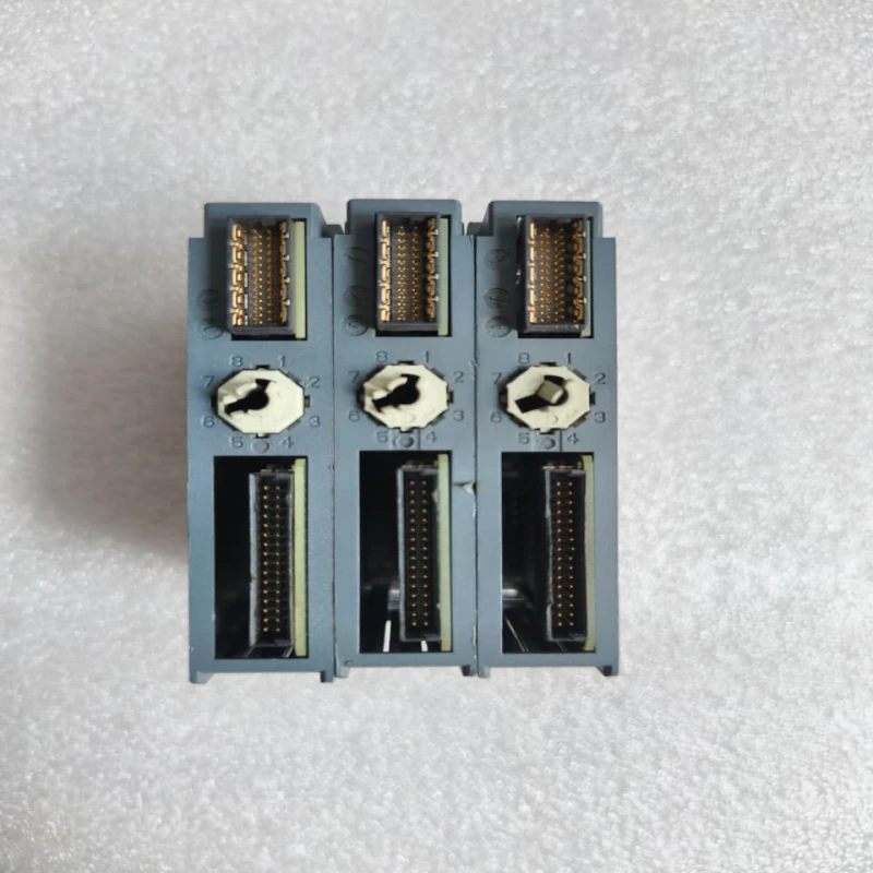 Siemens SIMATIC ET 200SP Digital Output Module DO 8x 24V DC 0.5A – 6ES7 132-6BF01-0BA0 thumbnail 2