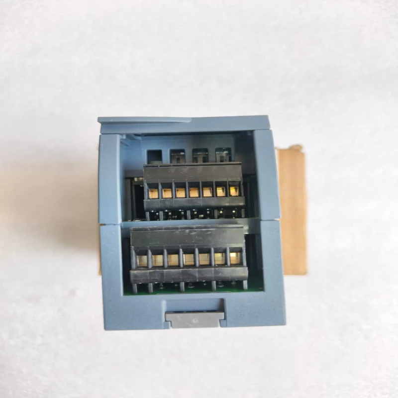SIEMENS SIMATIC S7-1200 Analog Input Module SM 1231 AI – 6ES7 231-4HF30-0XB0 | Voltage, Current, RTD &amp; Thermocouple Inputs thumbnail 7