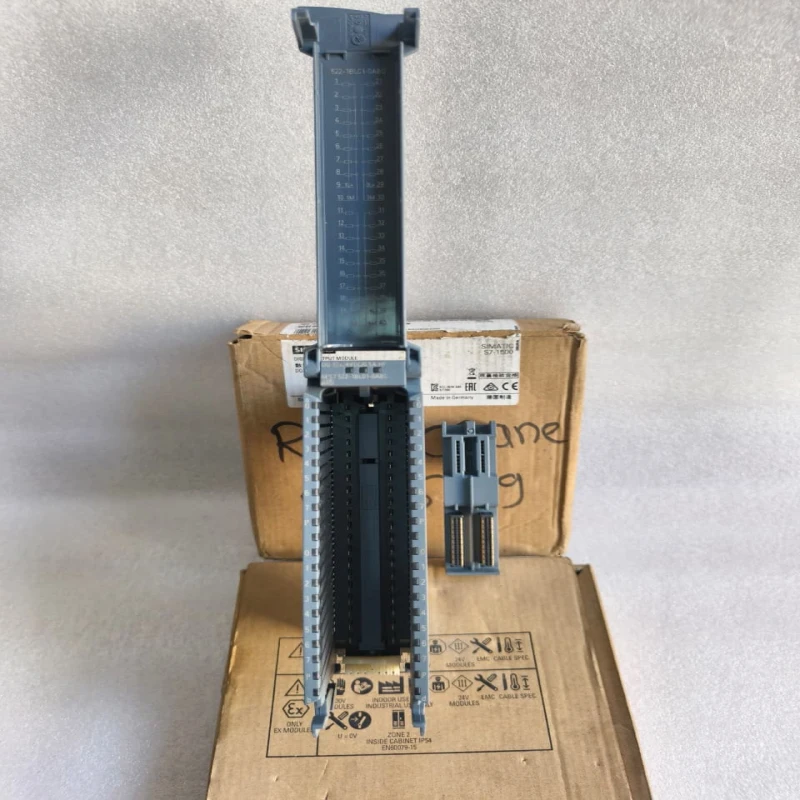 Siemens SIMATIC S7-1500 Digital Output Module 6ES7522-1BL01-0AB0 | 32-Channel 24V DC DO PLC Expansion Module thumbnail 2