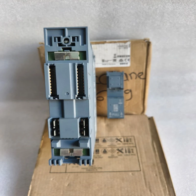 Siemens SIMATIC S7-1500 Digital Output Module 6ES7522-1BL01-0AB0 | 32-Channel 24V DC DO PLC Expansion Module thumbnail 3