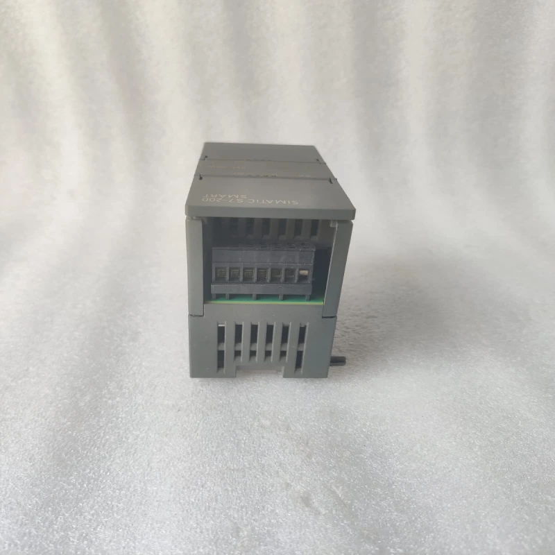 Siemens SIMATIC S7-200 SMART Analog Output Module 6ES7 288-3AQ02-0AA0 – 2 Channel AO, 12 Bit Resolution, Voltage/Current Output thumbnail 6